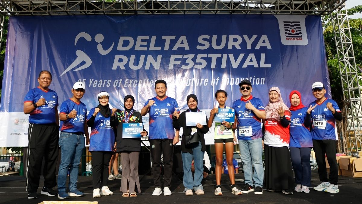 Foto bersama Bupati Sidoarjo pemenang Delta Surya Run Festival